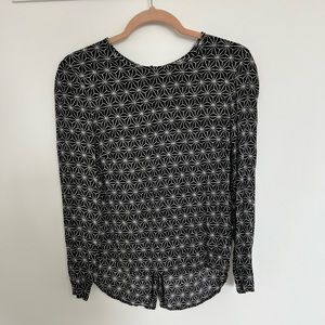 Long sleeve Blouse with button down back